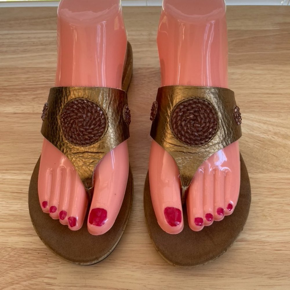 Nine West Ladies Thong Sandals Gold Size 7, Beaded